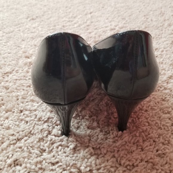 Heels - Picture 2 of 2